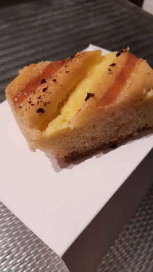Fruity custard cake at Lente - Vegan Patisserie in Gouda