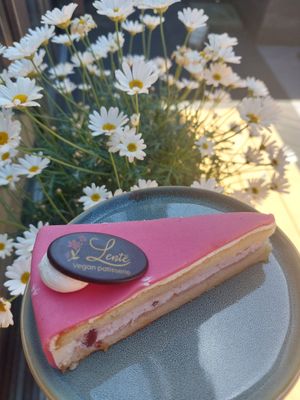 Marsepein punt (favorite!) at Lente - Vegan Patisserie in Gouda