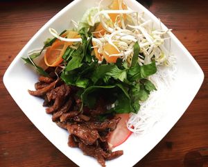 "Bun cha" - vietnamské jídlo, velká mňamka:) - vegan at Lucky's Vege Bistro in Trebic