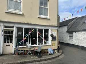Das Café von außen  at Jam First in Fowey