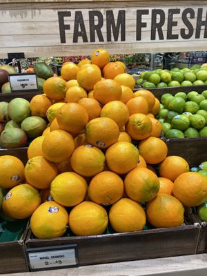 Beautiful Produce, Naval Oranges 🍊 Are My Favorite😋  at Sprouts Farmers Market in Hayward