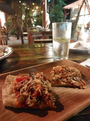 Pizzas veganas at Merkaba in Marau