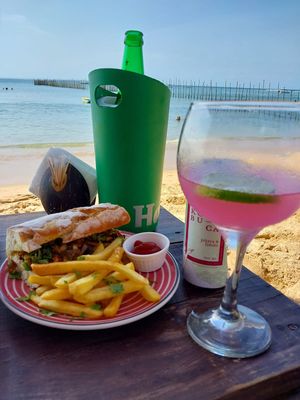 Lanchecom berinjela e abobrinha grelhados at Chiringuito in Marau