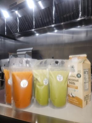 Green tea and thai tea use coconut milk or Oat milk  at Gindee's Vegan - Maybe closed in San Antonio