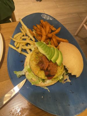 Burger  at L'Estret in Palafrugell