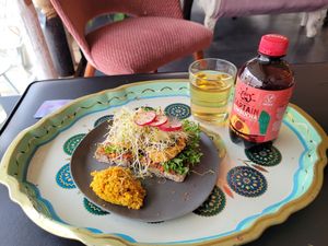 Falafel toast and kombucha at Frøken Mandag in Gjoevik