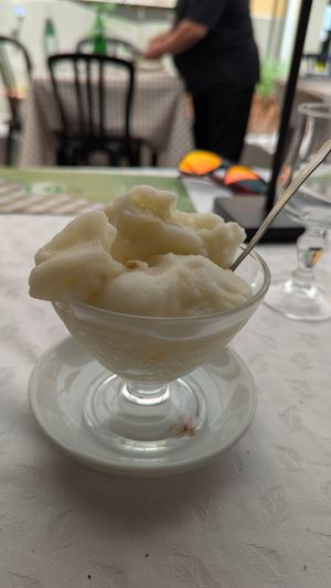 Sorbetto al limone con acquafaba at Osteria Pelliccione in Genzano Di Roma