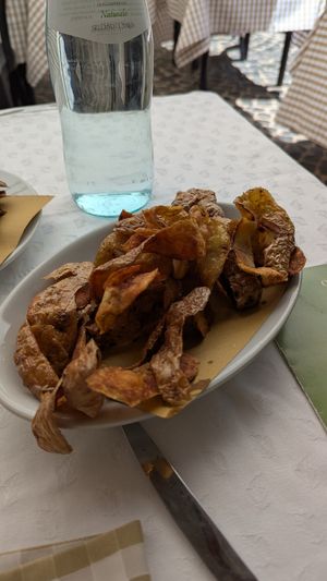 Bucce di patate fritte at Osteria Pelliccione in Genzano Di Roma