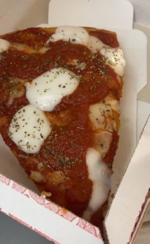 Pizza margherita  #Veganuary at Natural Food in Lugano