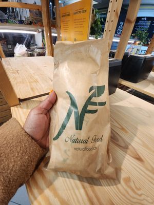 Food wrapping at Natural Food in Lugano