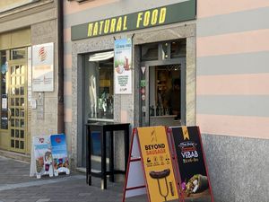 Mitten in der Innenstadt Nähe Busbahnhof 💚💚💚 at Natural Food in Lugano