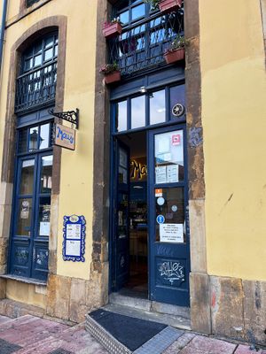 Entrance to Maus Food & Drinks at Maus Food & Drinks in Oviedo