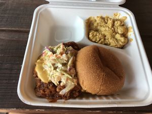Jackfruit sandwich & mac n cheese at Cashew in Chattanooga