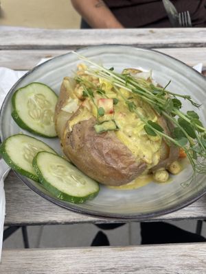 Baked Potatoes with Curry   at Queen Beans in Uppsala