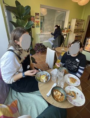 This aubergine stew with garlic naan was so good!  at Queen Beans in Uppsala