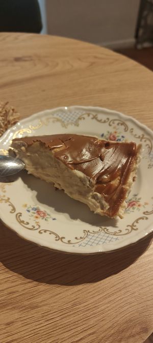 Biscoff cheesecake at Queen Beans in Uppsala