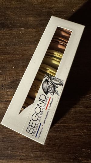 L’étui qui coûte 2,50€  at Pâtisserie Philippe Segond Meilleur Ouvrier de France in Aix-en-provence