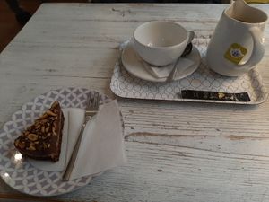 Snickers cake + tea at Szelence Cafe in Budapest