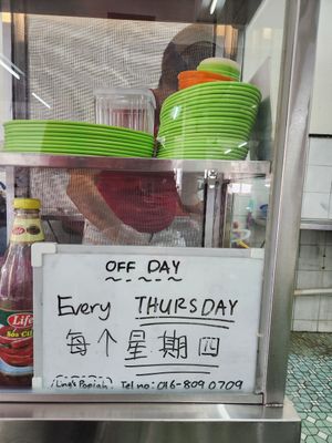 Popiah stand at Lima's Popiah in Kuching