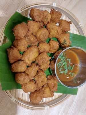 Pakora at Chennai to Rangoon Indian restaurant in Chiang Mai
