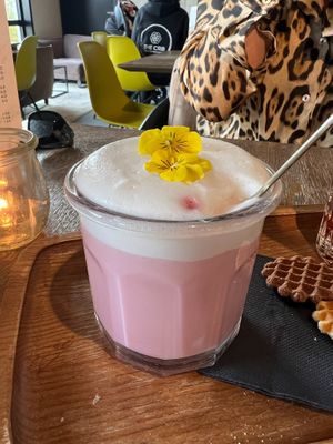 pink latte  at Two Oh Five in Maasmechelen