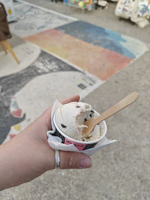 Vegan straciatella ice creme (oat milk) and sorbet options at La Piazza in Crete