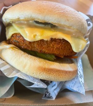 Vegan Chick’n Schnitzel Burger  #Veganuary at Everdale Cafe & Gelato in Springvale