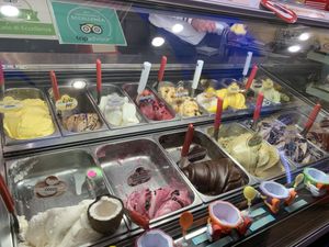 White handles are vegan! at Gelateria Valentino in Rome