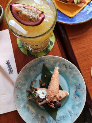 Temaki at Temakinho Milano Navigli in Milan