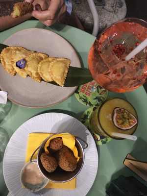 Ravioli zucca e frittelle di avocado at Temakinho Milano Navigli in Milan