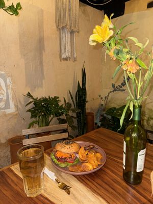 Hamburguesa de lentejas con chips de camote   at Hierba Santa in San Cristobal De Las Casas
