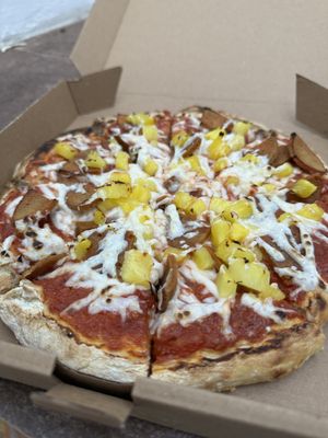 Pizza con tocino vegano   at Hierba Santa in San Cristobal De Las Casas