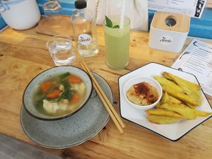 Wonton soup, sweet potato fries and green smoothie at The Seeds Plant-Based Foods & Desserts in Hoi An