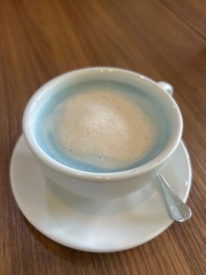 butterfly pea latte   at Baan Im Yen in Nakhon Pathom