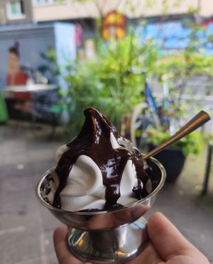 Oatly ice cream at Café Hüftgold in Dusseldorf