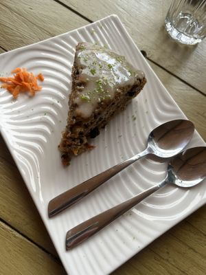 Pastel de zanahoria   at Almendra in Antigua