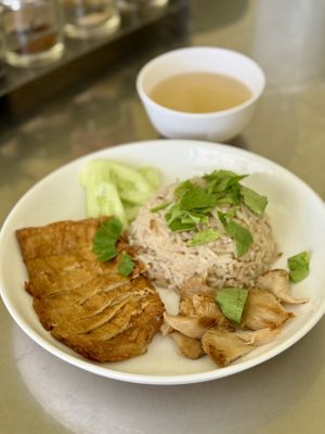 Rice with chicken  at Thai Hom - ไทยหอม in Bangkok
