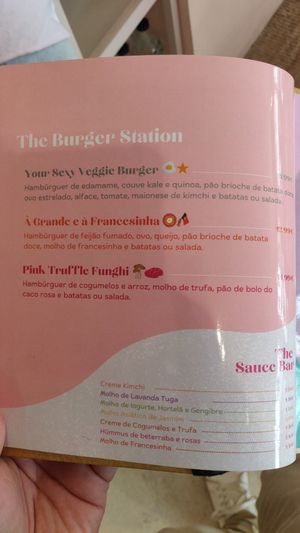 Hambúrguer at The Flower Bar & Coffee Shop in Faro