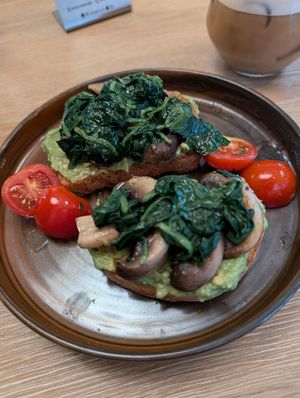 vegan brunch at Ottos Restocafé in Tirana