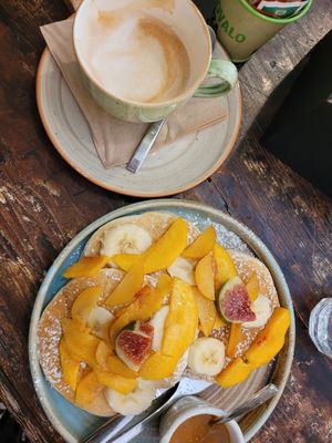 Vegan pancakes and cappuccino soy at Marmelada - Sweet Bistrot in Messina