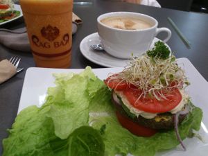 Raw vegan burger at Rag Bar in Frankfurt