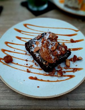 Peanut Brownie at Monkey Mood in Capbreton