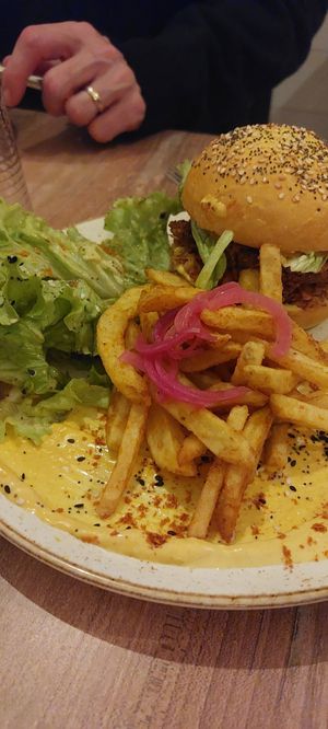 Kimcheeze burger 🍔 at Monkey Mood in Capbreton