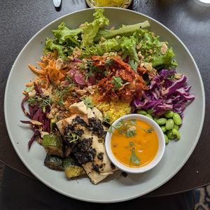 Sambal Mains (  "fishy tofu" (tofu + algues)  maison et Sauce Mangue épicée) at Monkey Mood in Capbreton