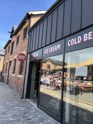 Exterior   at I Scream for Pizza in Sunderland