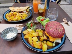 Table at Vertueux in Agde