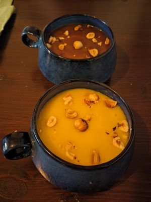 Panna cotta caramel et coulis de mangue at Vertueux in Agde