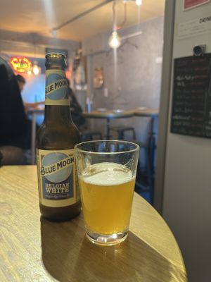 Beeeer  at Dumplings & Beer 541Tasu tonight in Osaka