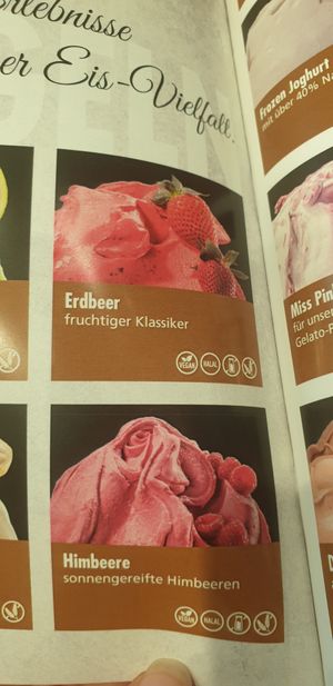 Veganes Erdbeereis + Veganes Himbeereis at Eiscafé Amary in Peine