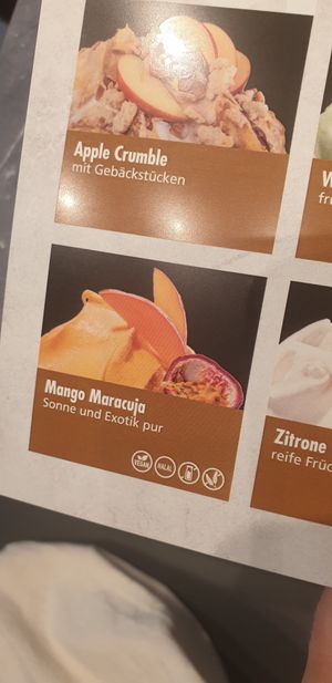 Veganes Mango Maracuja Eis + Veganes Zitroneneis at Eiscafé Amary in Peine